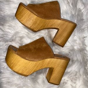 Steve Madden Fran Suede Open Toe Mule in Tan